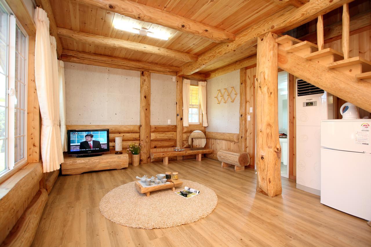 Jeju Bille Log Pension Согвипхо Экстерьер фото